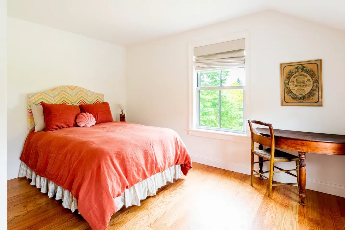 Charming and Chic Home Vacation Rental Rhinebeck NY - Bedroom 2